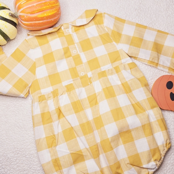 🍁🎃 12 month NWOT Sunflower yellow Gingham onesie.  Cat & Jack. - Picture 8 of 9